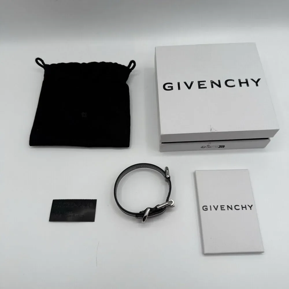 Women’s Givenchy Leather Bracelet Voyou Silvery Grey. Never Worn! Box Included!